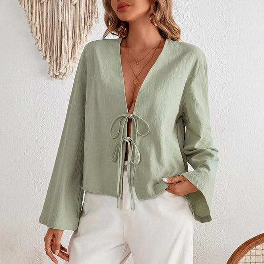 Dame afslappet blomstershirt med dyb V-udskæring og snoretræk Stilla