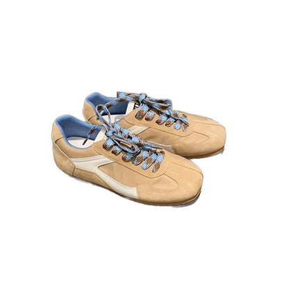 Dame Sneakers i retro-stil med unikt design og åndbar polstring Stilla