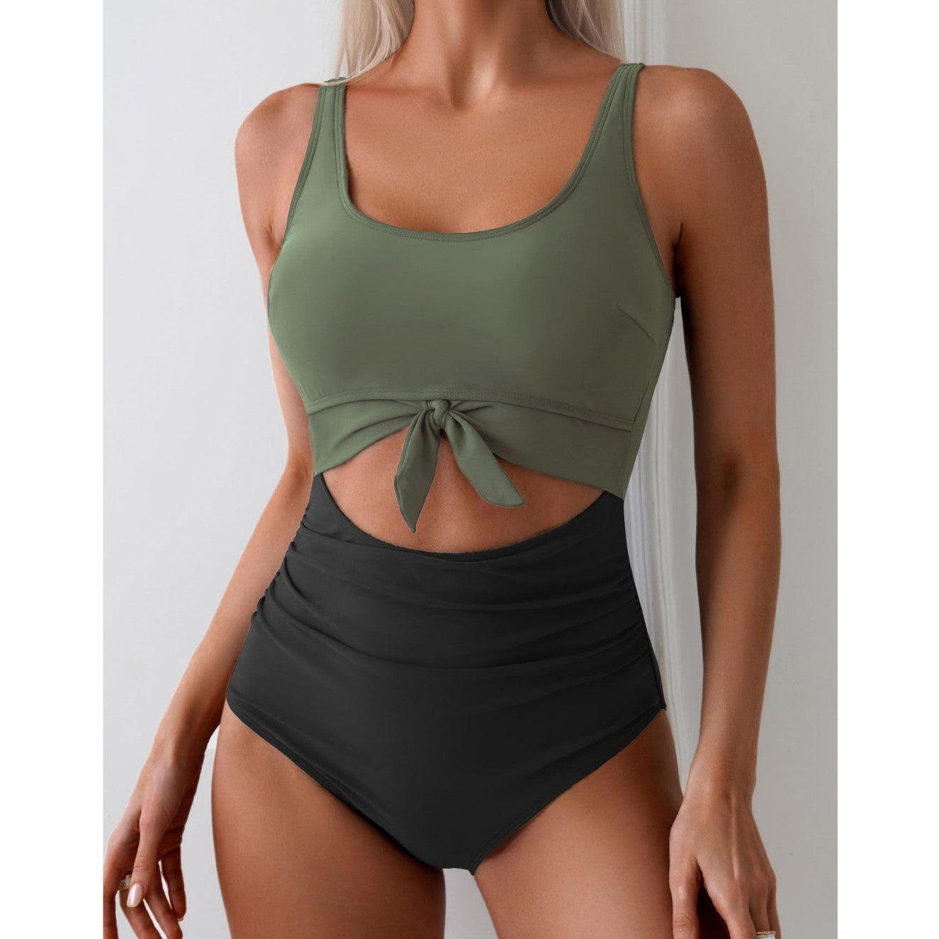 Dame Højskåret Bikini med fashionable knude-detail og stribemønster Stilla