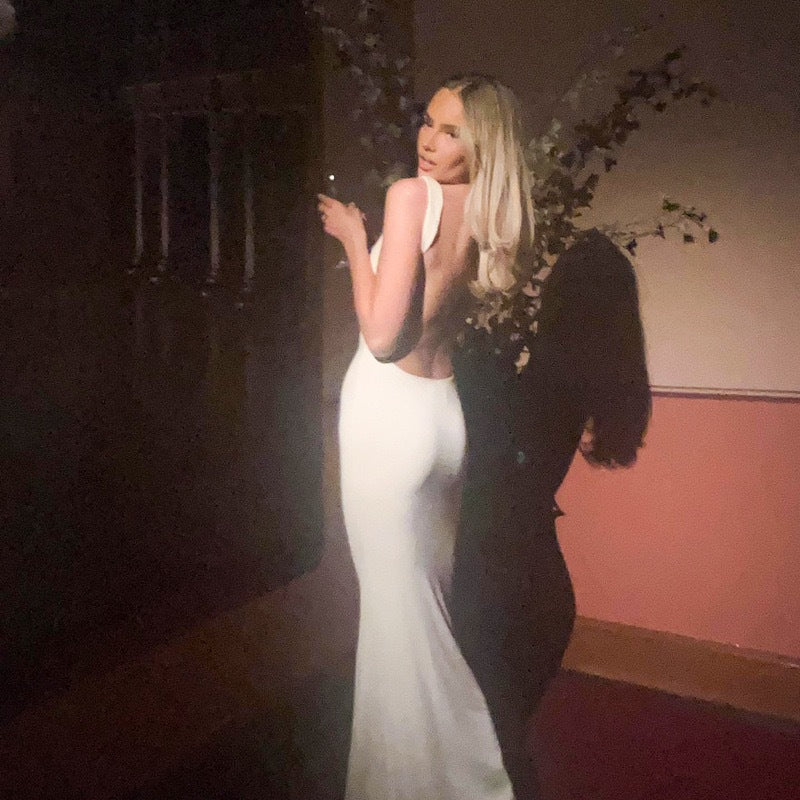 Dame Elegant aftenkjole med dyb rygudskæring og tætsiddende snit Stilla