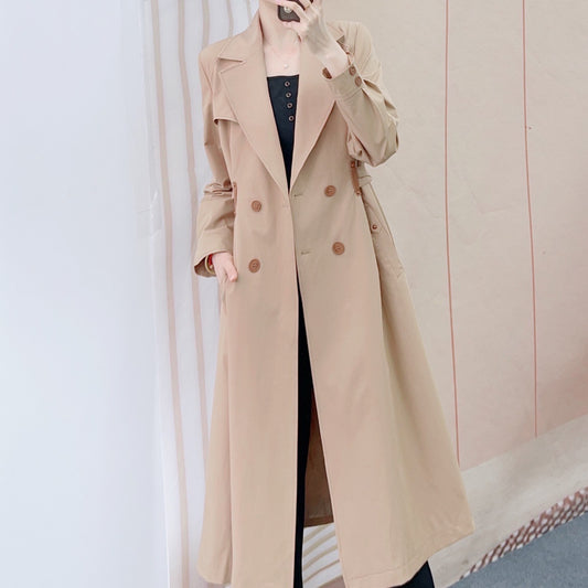 Dame trenchcoat med dobbelt knaprækkefølge og elegant revers Stilla