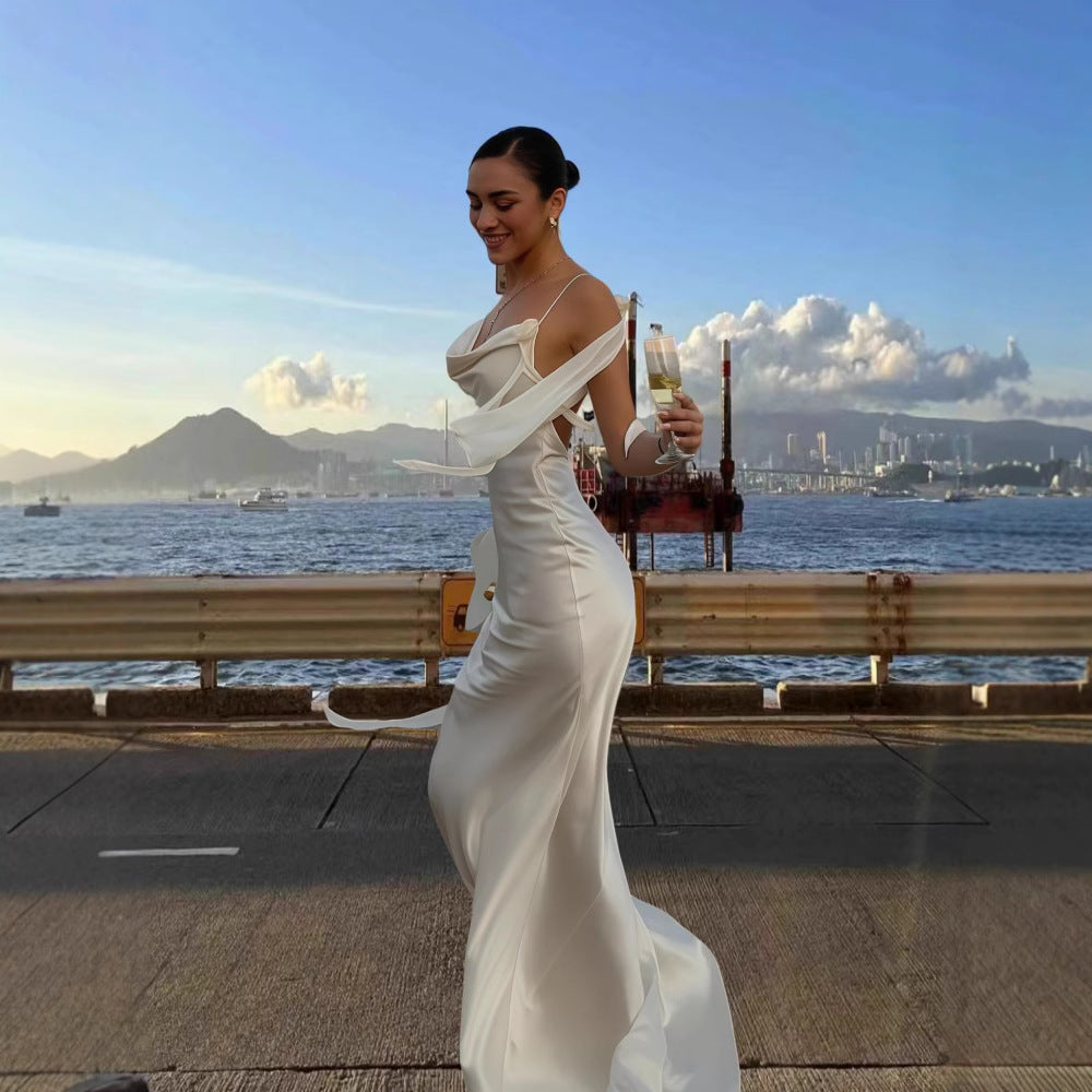 Dame elegant aften kjole med asymmetrisk snit og fint satin-finish Stilla