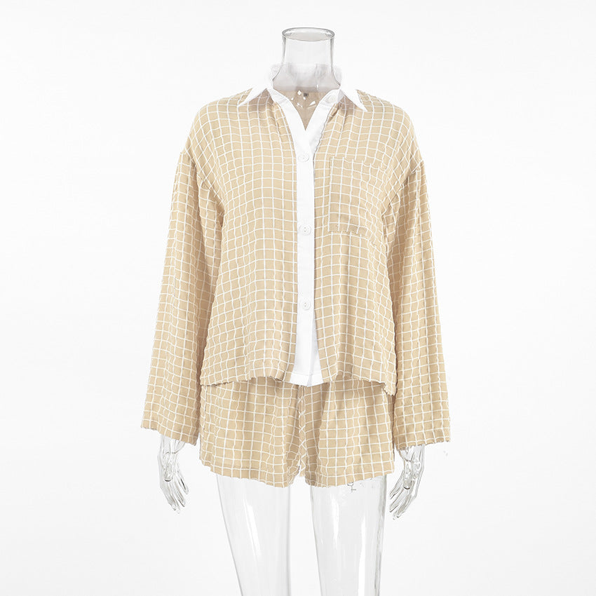 Dame afslappet pyjamasæt med ternet design og løs pasform Stilla