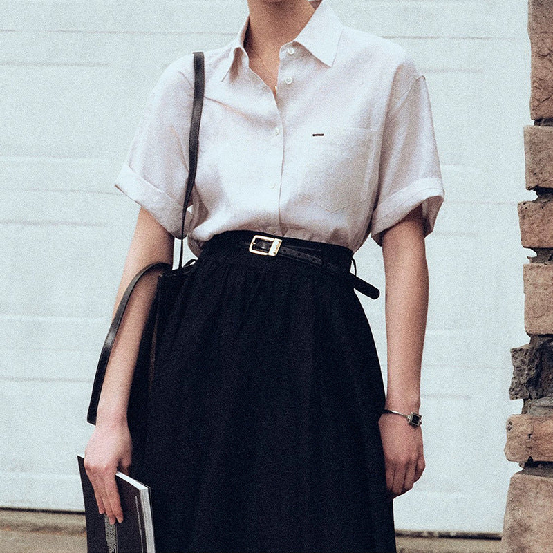 Dame afslappet skjorte bluse i let bomuldsblanding med praktiske lommer og moderne snit Stilla