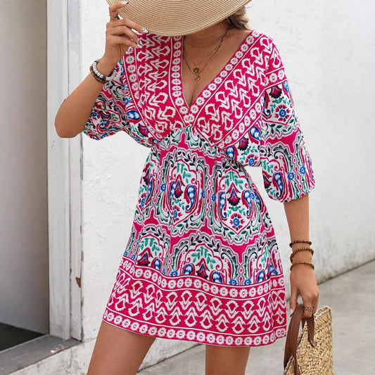 Dame afslappet sommerkjole med flæse-detaljer og farverigt paisley-mønster Stilla