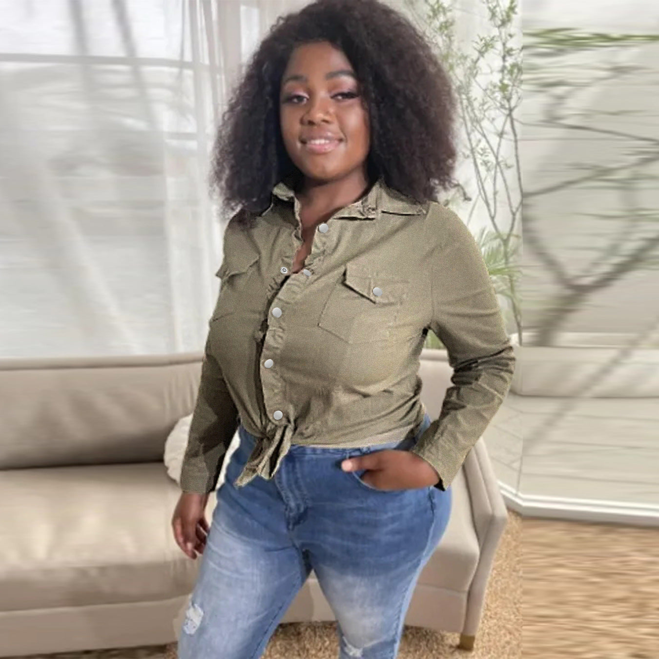 Dame afslappet langærmet bluse med praktisk knude lukning og brystlommer Stilla