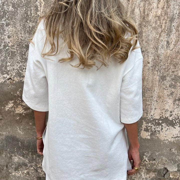 Dame afslappet lang skjorte med side slids og halve ærmer Stilla