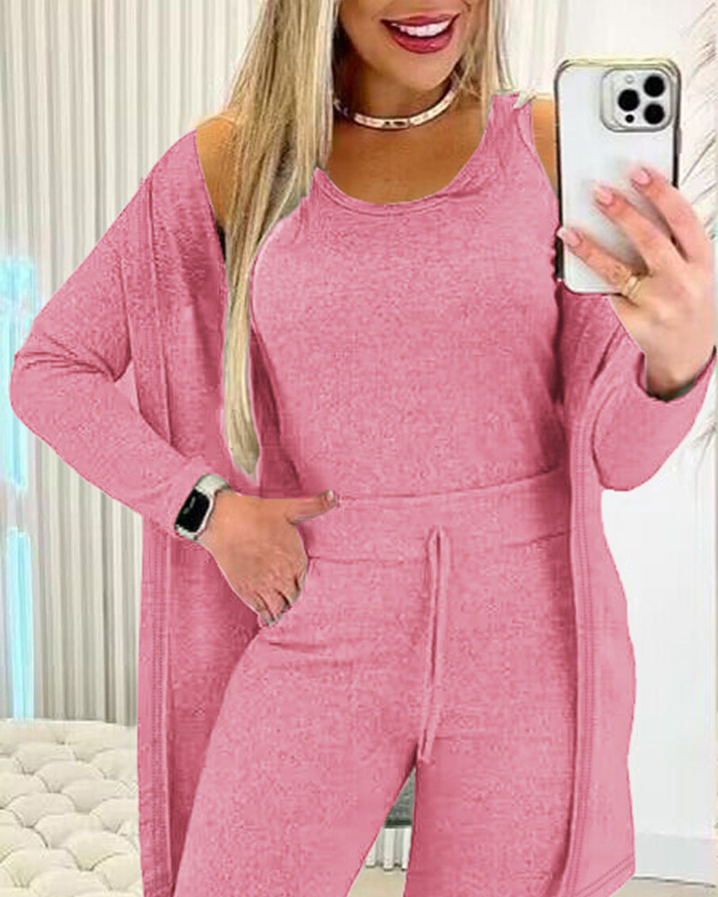 Dame afslappet og stilfuldt lounge-sæt med bredt top og slank bukse Stilla