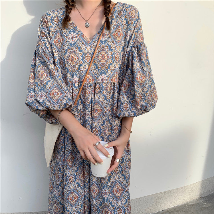 Dame afslappet Boho-kjole med flæseærmer og V-hals Stilla