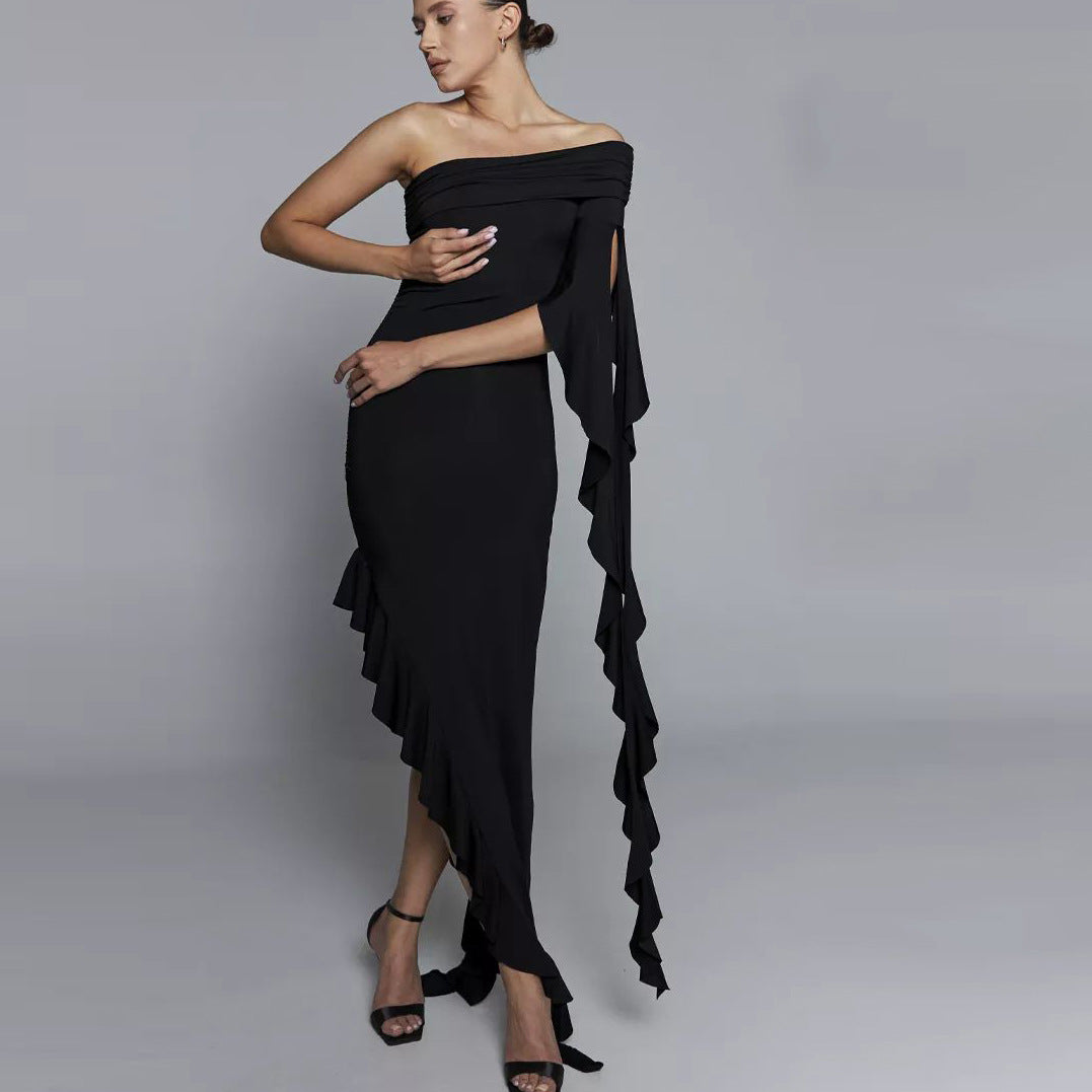 Dame elegant blyantskjorte med asymmetrisk udskæring og flæsedetaljer Stilla