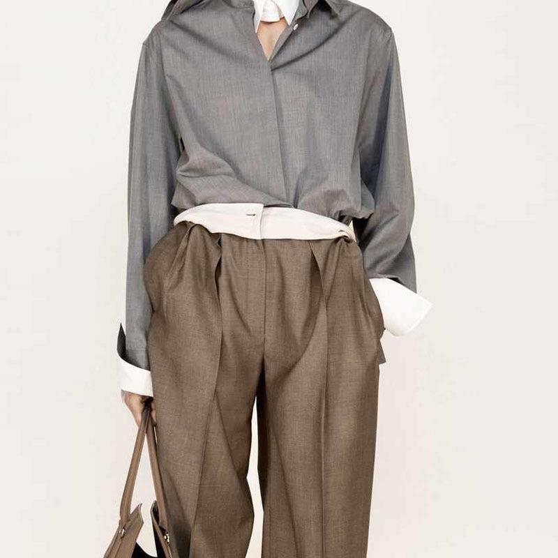 Dame afslappet langærmet skjorte i minimalistisk design med moderne snit og fin tekstur Stilla