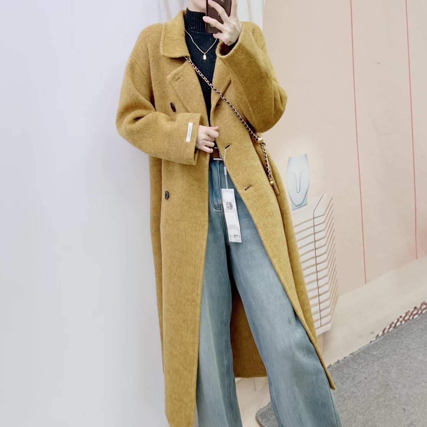 Dame Dobbelt knapbar frakke lavet af højkvalitets uldmix med elegant revers Stilla