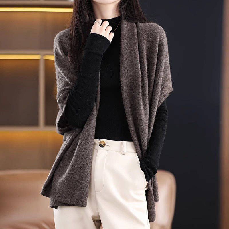 Dame elegant Cardigan lavet af fint materiale med blød fald og moderne snit Stilla