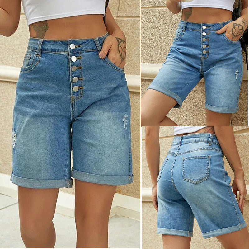 Dame denim-shorts i knælangt design med knaplukning og afslappede frynser Stilla