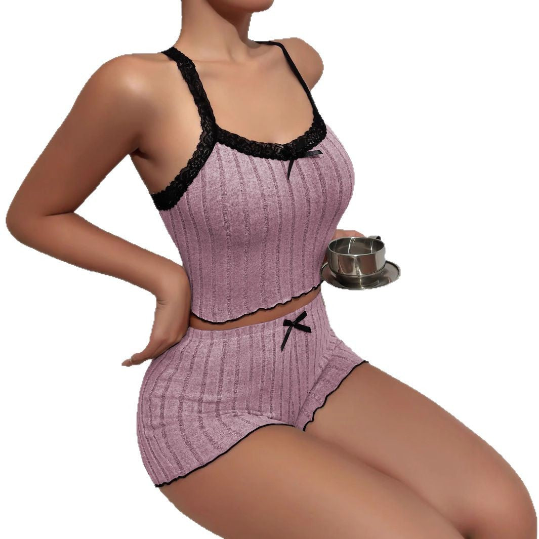 Dame eksklusivt pyjamasæt med forførende spidsdetaljer Stilla