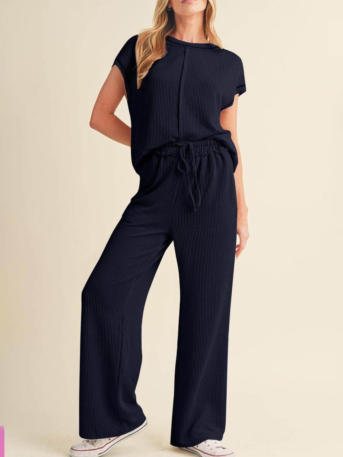 Dame Komfortabel Jumpsuit med bred ben og elastisk talje Stilla