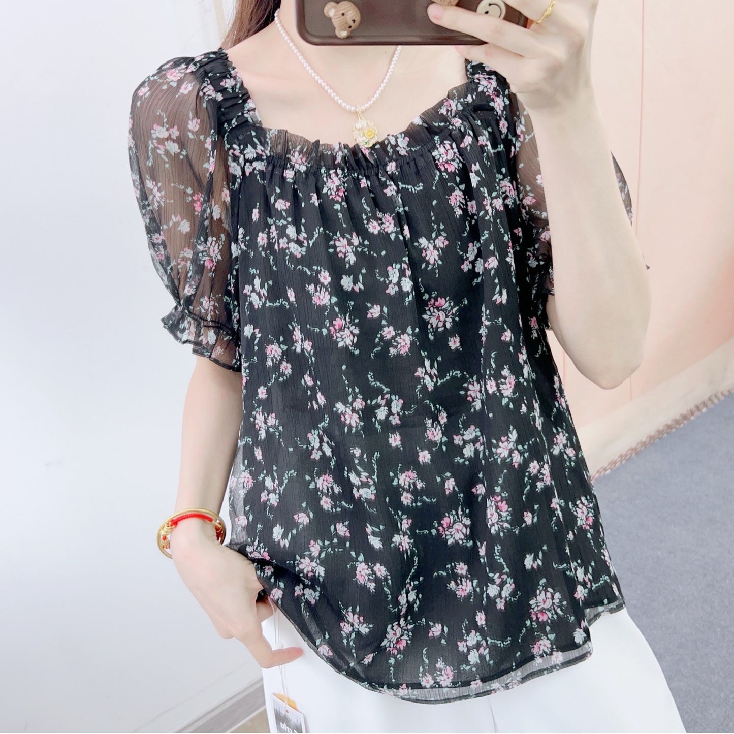 Dame elegant bluse med transparent pufærme og blomsterprint Stilla