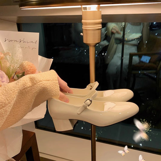 Dame Elegant Chunky Heel Mary Jane Pumps med Dekorativ Rem Stilla