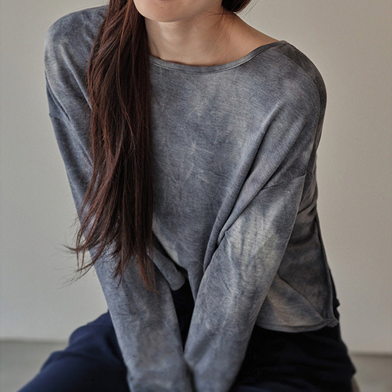 Dame afslappet cropped sweater i batikdesign Stilla