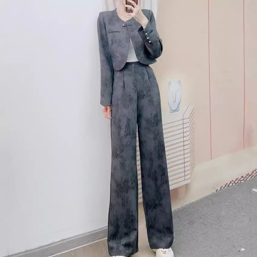 Dame Elegant Blazer-Bukser-Sæt med feminine detaljer og moderne look Stilla