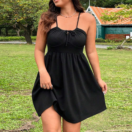 Dame afslappet sommerkjole med justerbare spaghetti-stropper og raffineret knude-detalje Stilla