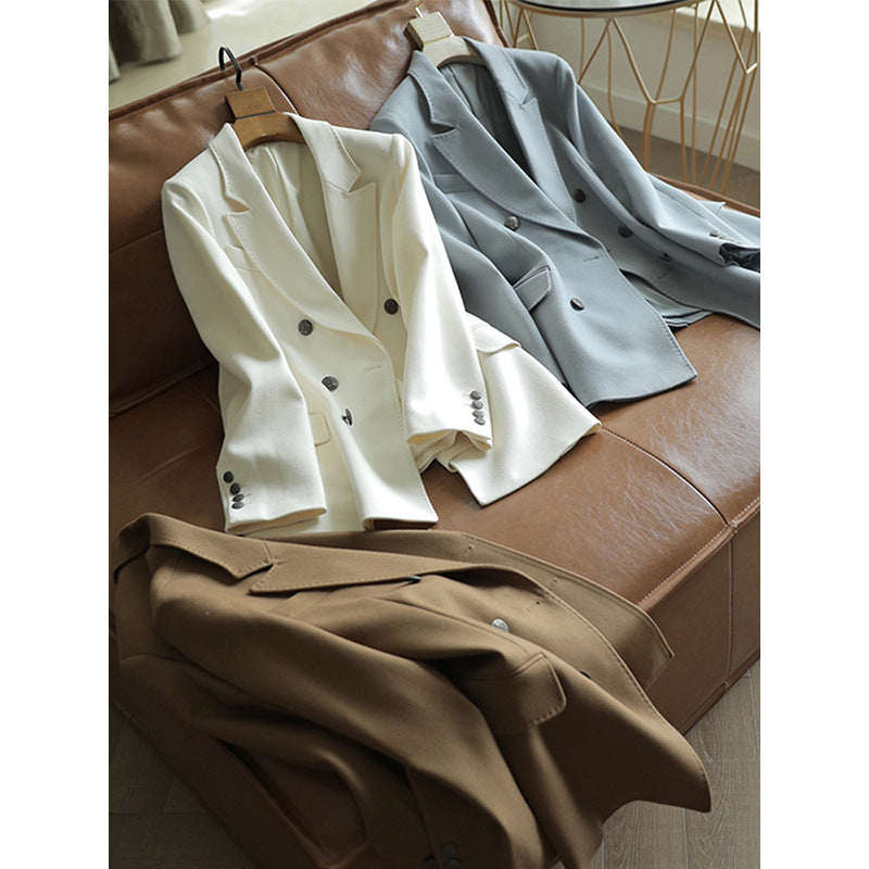 Dame elegant blazer i høj kvalitet med fine knapdetaljer Stilla