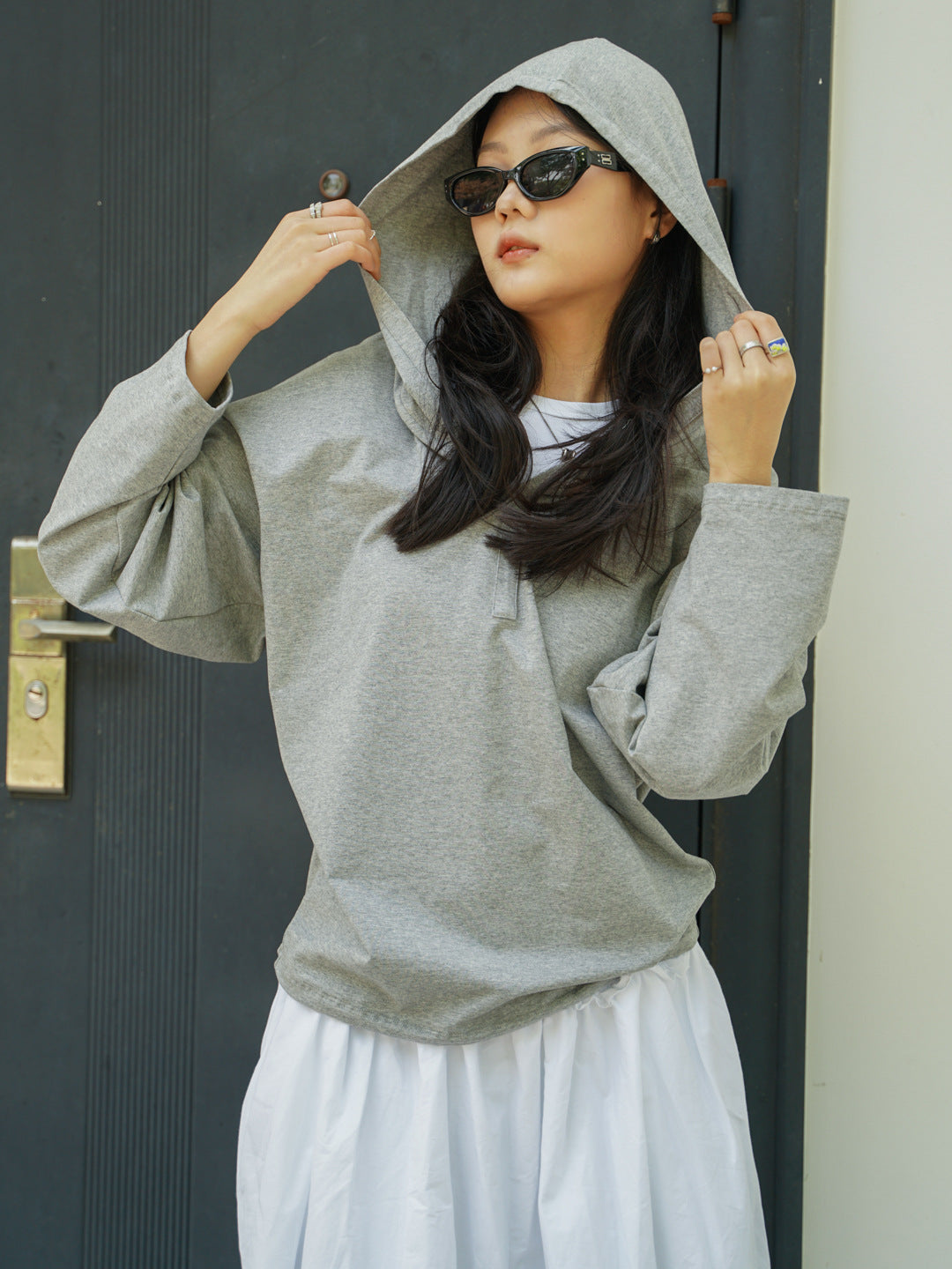 Dame afslappet hættetrøje med moderne snit og draperede detaljer Stilla