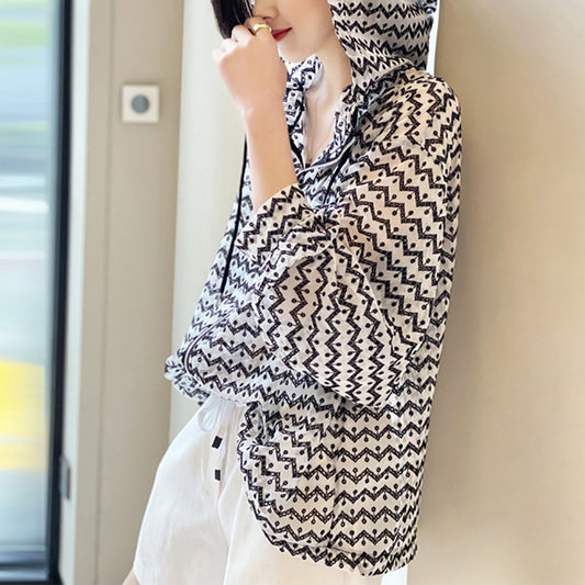 Dame afslappet hættetrøje med geometrisk mønster og løs pasform Stilla