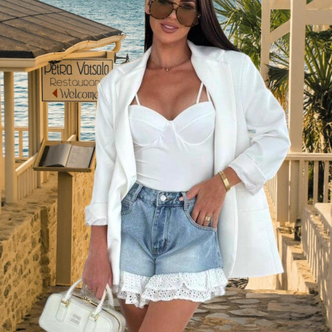 Dame Denim shorts med legende flæsekant og høj talje Stilla