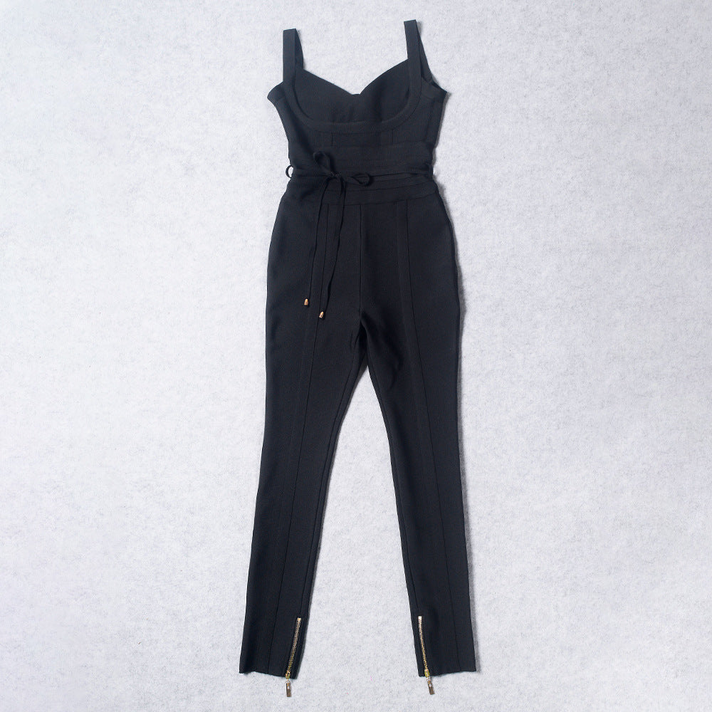 Dame figursyet Jumpsuit med dyb V-halsudskæring og markeret taljefokus Stilla