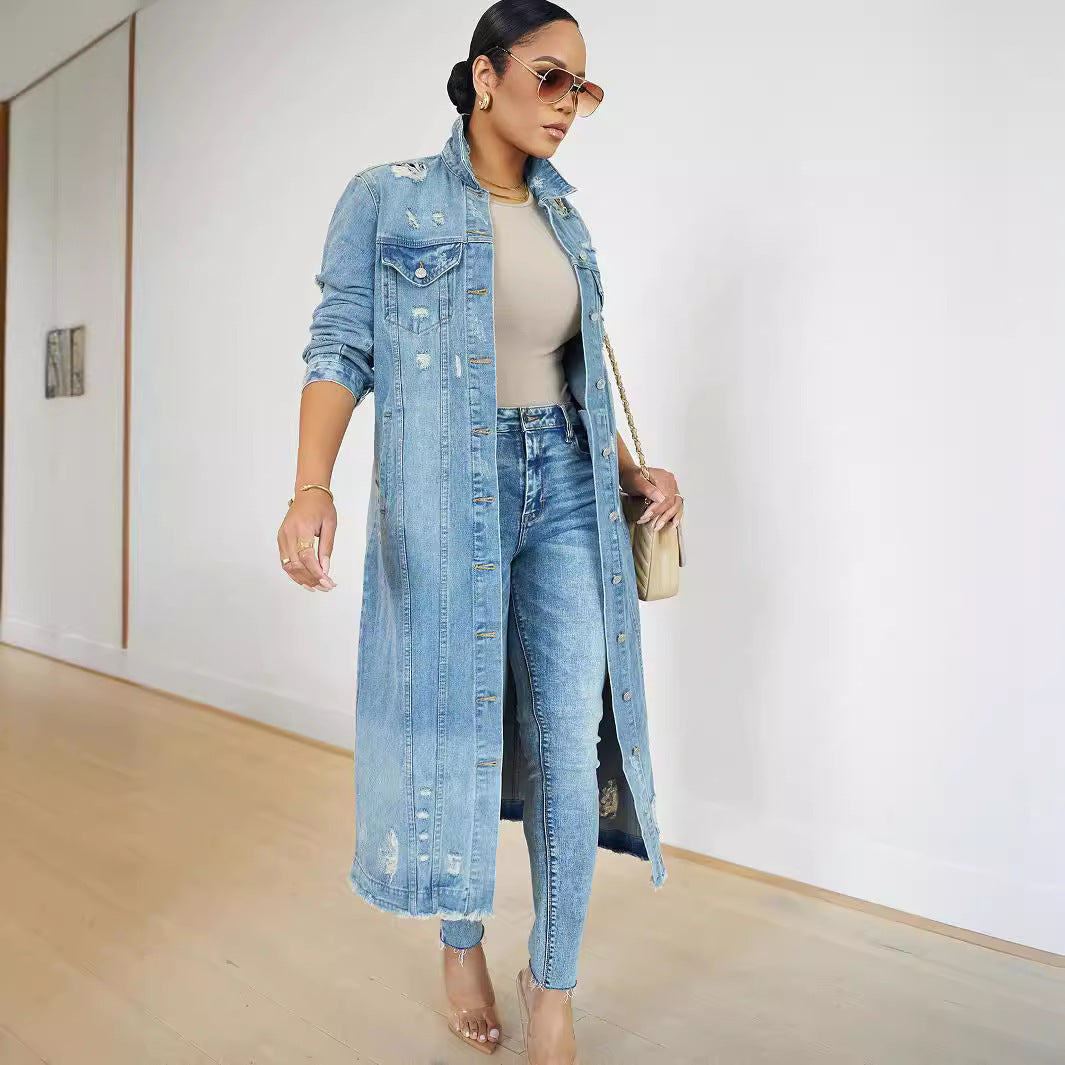 Dame denim-jakke i afslappet oversized stil med frynsede detaljer Stilla