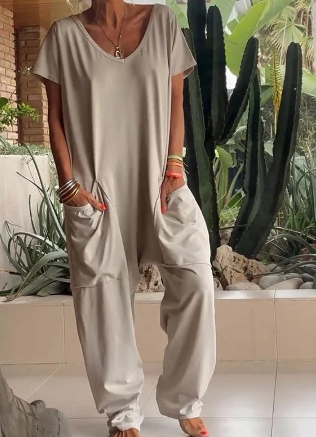 Dame casual jumpsuit med praktiske lommer og V-udskæring Stiila