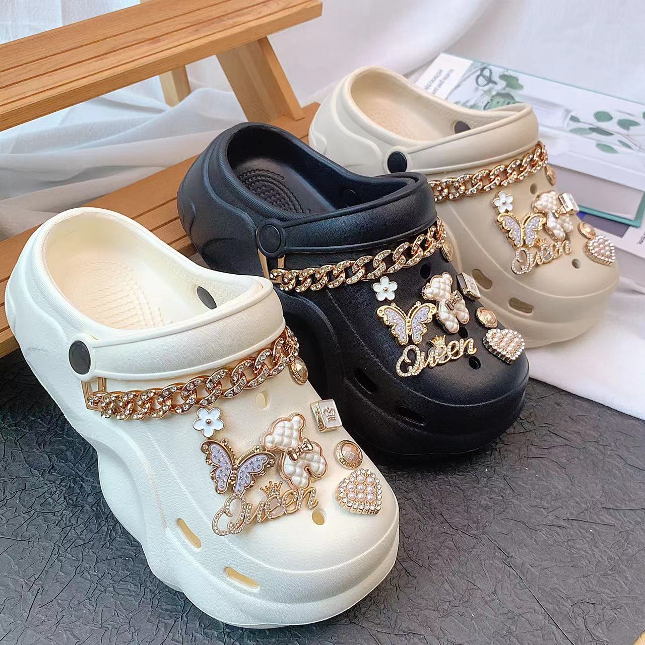 Dame dekorative og luksuriøse clogs med glitrende applikationer Stilla