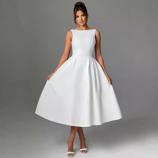 Dame A-linje kjole med klassisk snit og elegant taljering Stilla