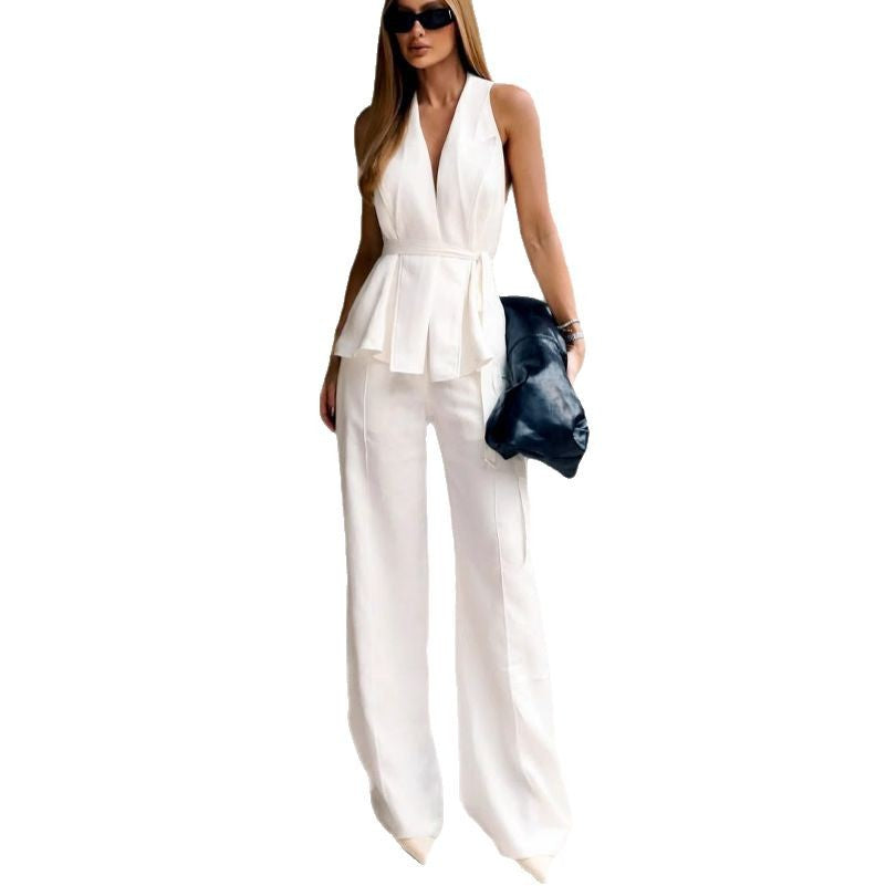 Dame elegant ærmeløs jumpsuit med svingende kant og V-udskæring Stilla