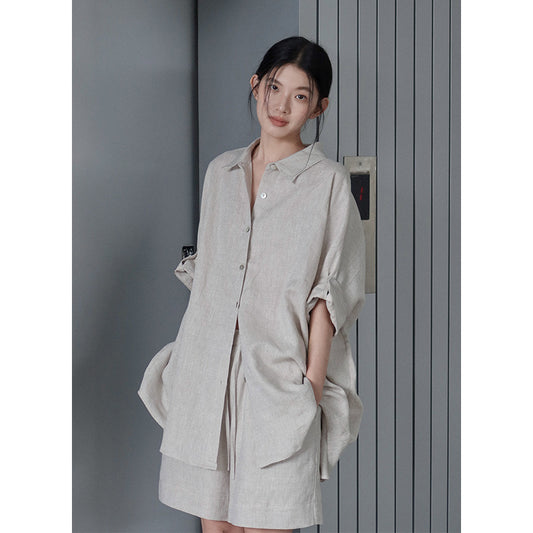 Dame afslappet skjorte med moderne snit og let materiale Stilla