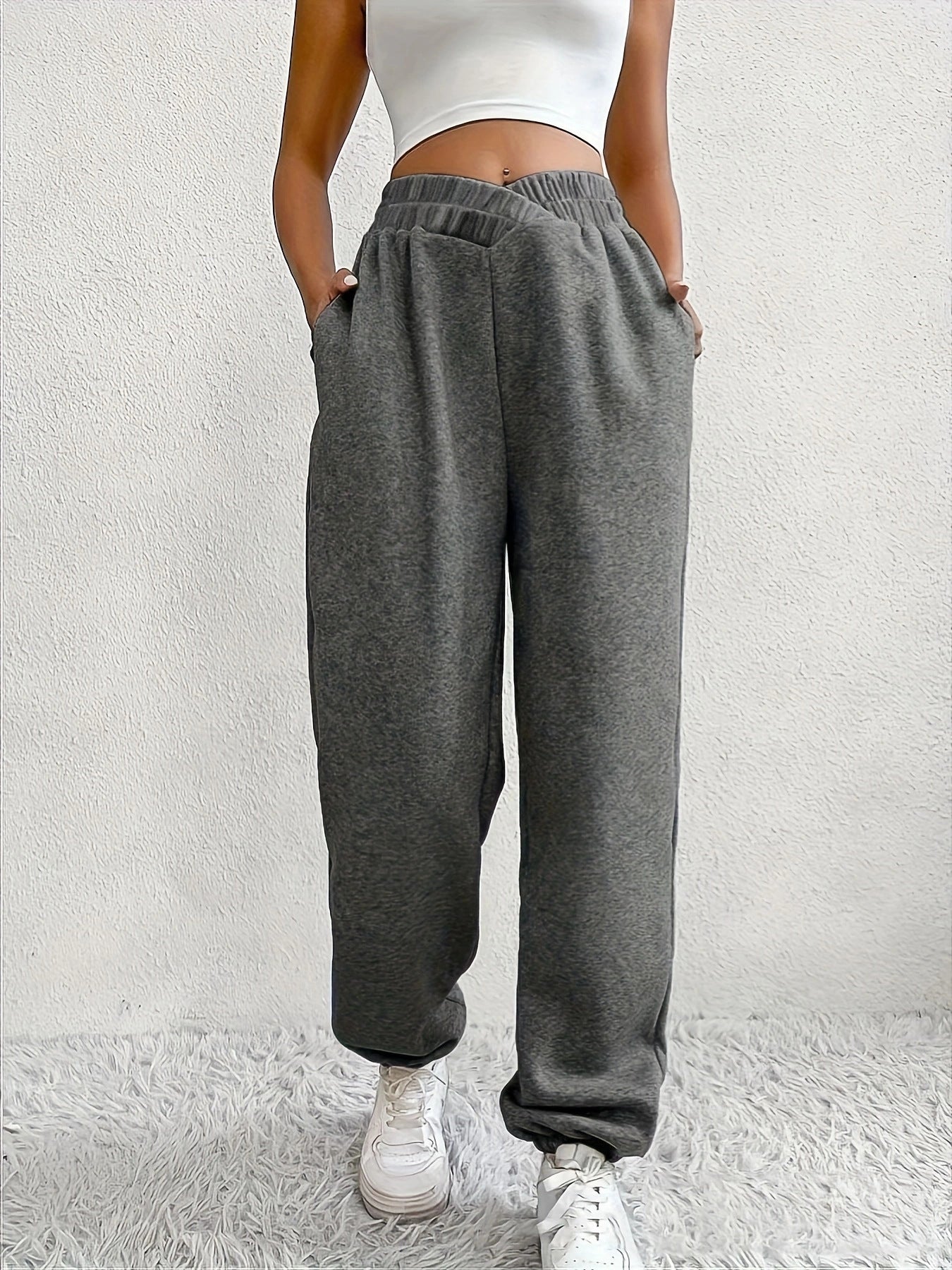 Dame afslappede fritidsbukser med elastisk linning og praktiske sidelommer Stilla