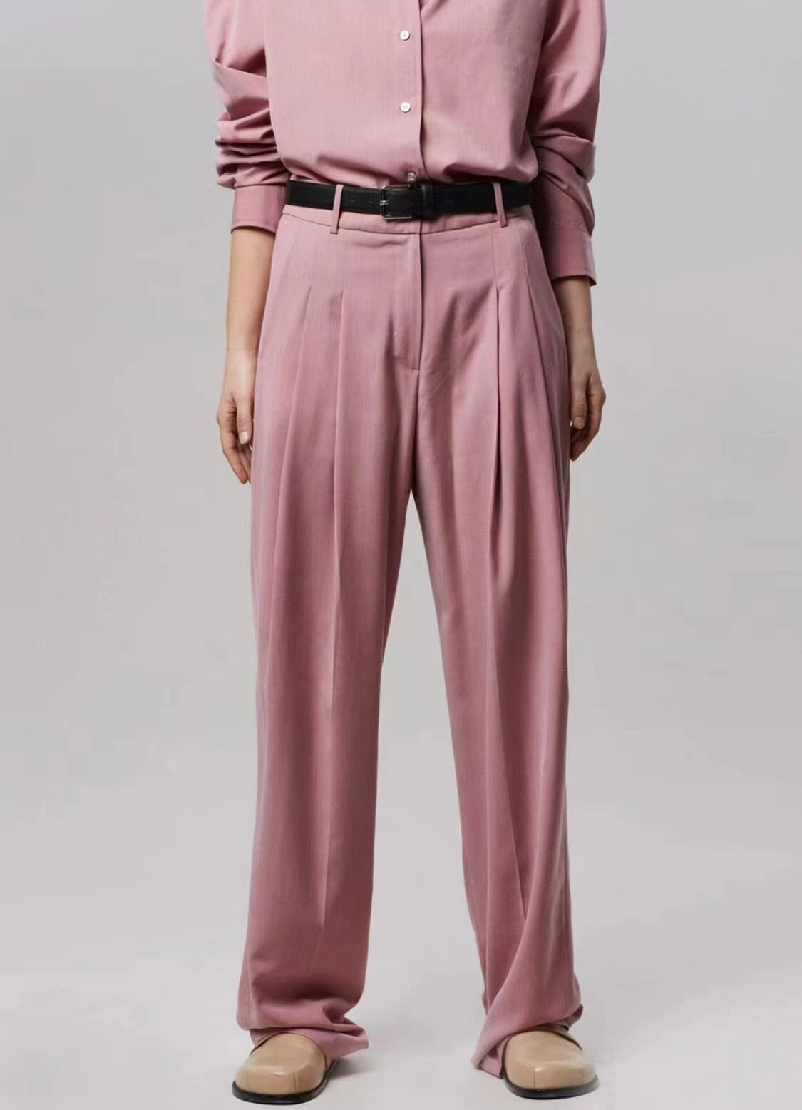 Dame elegant High-Waist plisserede bukser lavet af kvalitetsmateriale med behagelig pasform Stilla