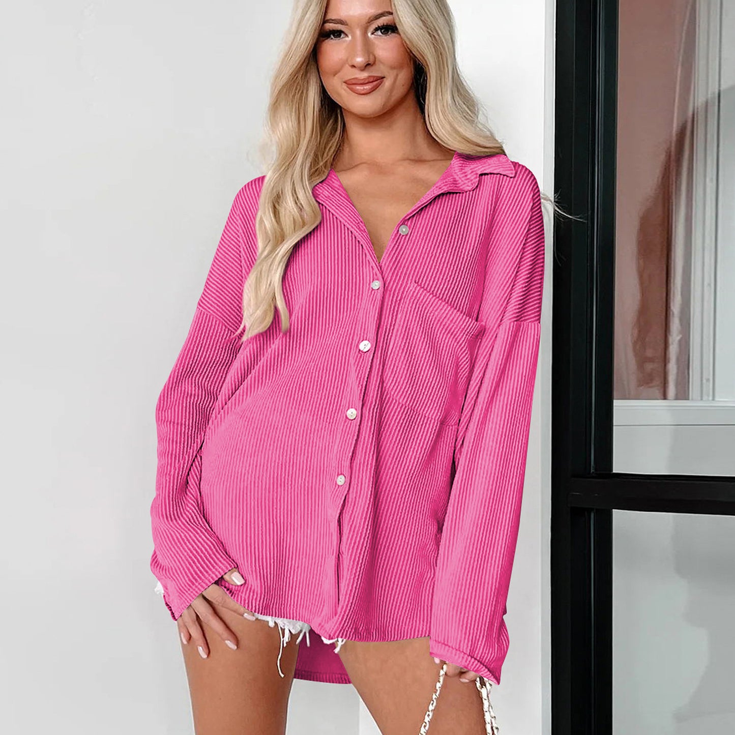 Dame afslappet langærmet bluse med struktureret design og praktisk brystlomme Stilla