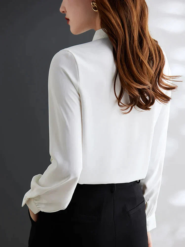Stilla | Elegant Bluse med Bundet Knude