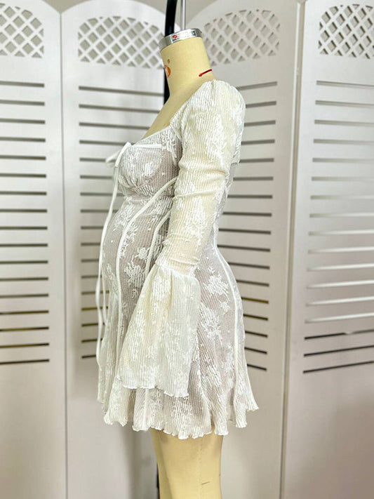 Stilla | Hvid Tynd Mini Graviditetskjole Blonde Uden Skulder Bindebånd Flæser Trompetærmer Velegnet Til Fotoshoots Maternity Kjoler