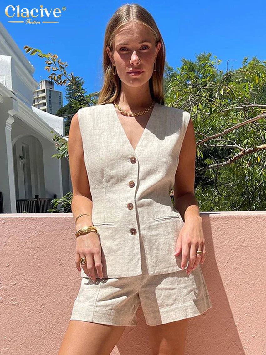 Stilla | Stilfuldt sæt i hør: vest og shorts