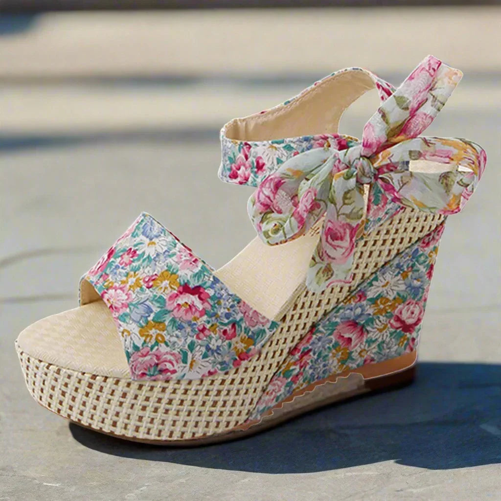 Stilla | Blomster Wedge Sandals