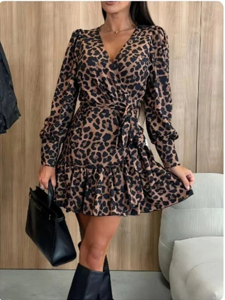 Stilla | Print Kjole Slimfit Bubble ærmer Sexet V-hals til trendy dage og aftenslooks