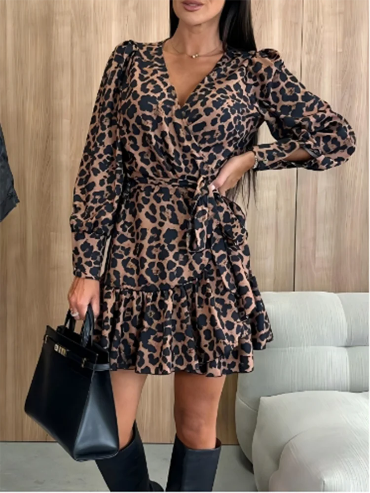 Stilla | Print Kjole Slimfit Bubble ærmer Sexet V-hals til trendy dage og aftenslooks