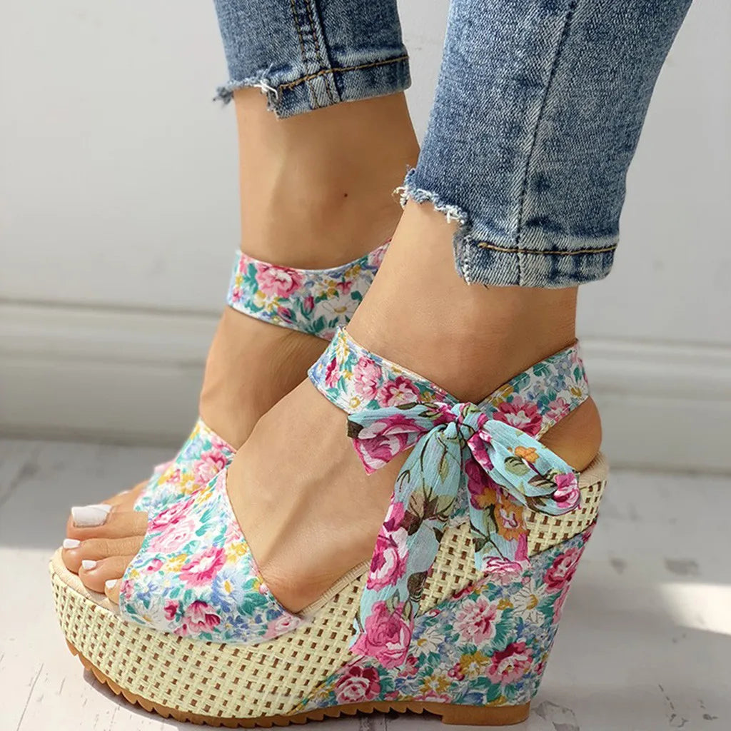 Stilla | Blomster Wedge Sandals