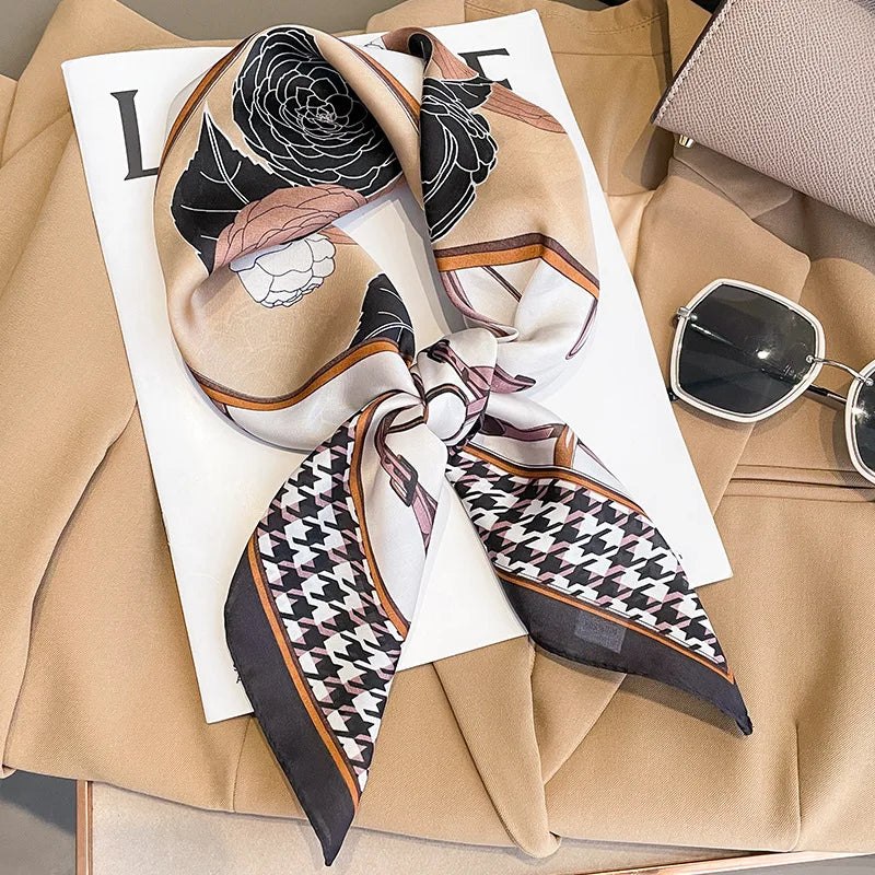 Stilla | Square Silkescarf Med Chic Design