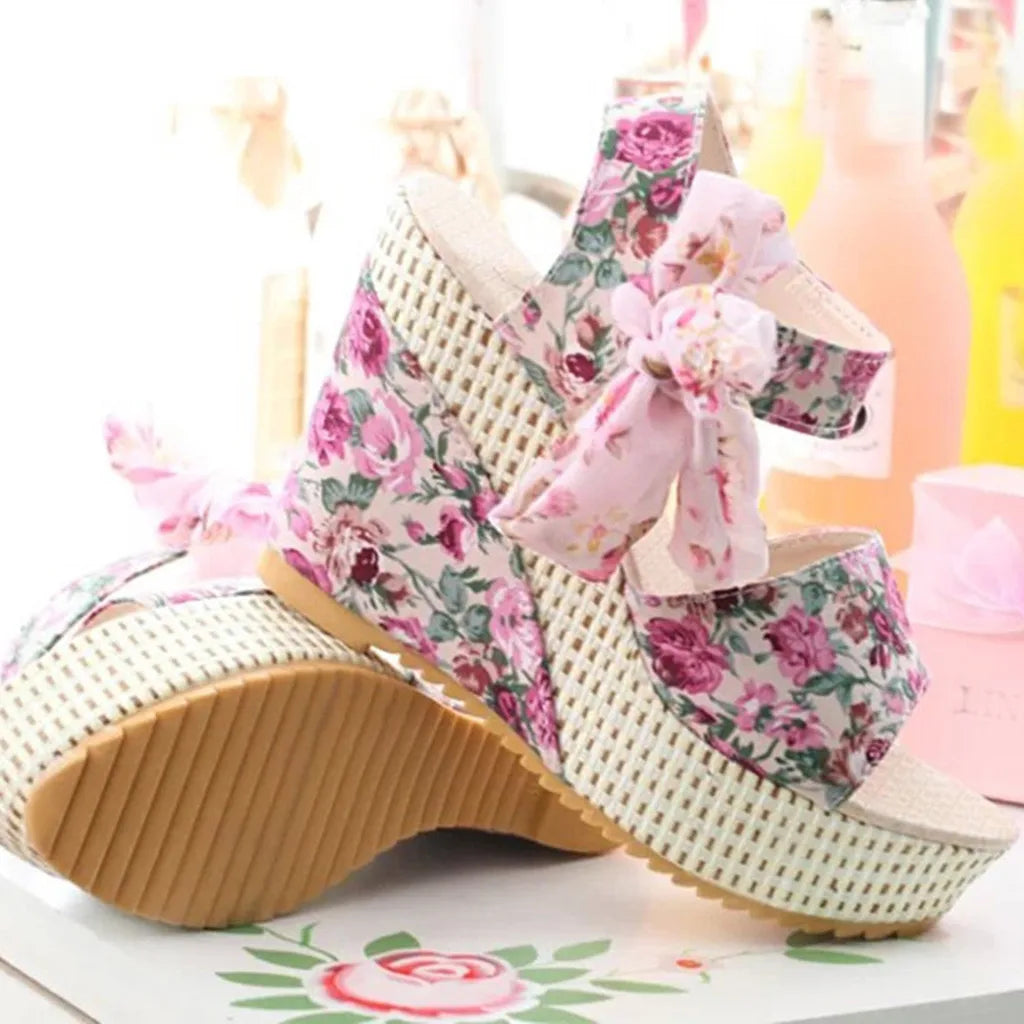 Stilla | Blomster Wedge Sandals
