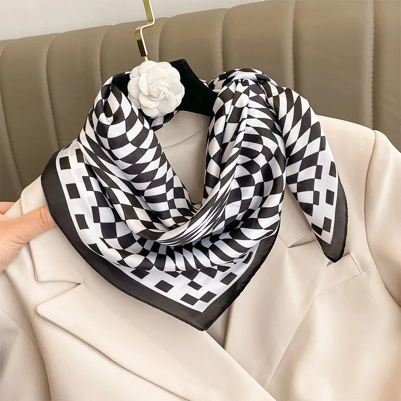 Stilla | Square Silkescarf Med Chic Design