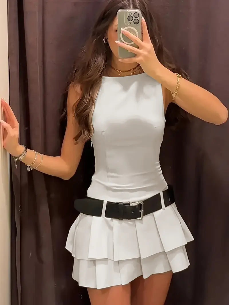 Stilla | Trendy Sommer Jumpsuit Kjole Hvid Elegant Stil, Uden Ærmer, Plisseret, Luftigt & Komfortabelt